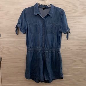 Express lightweight denim romper size M cute tie on sleeve pocketed shorts